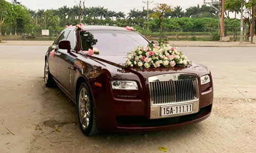 Rolls-Royce Ghost “ngũ quý 1” bất ngờ rước dâu tại HN