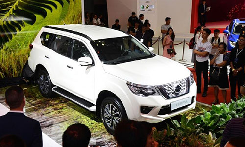 Nissan Terra giảm giá cạnh tranh Ford Everest tại Việt Nam