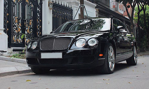 "Soi" xe nhà giàu Bentley giá chỉ 2 tỷ đồng ở Hà Nội 