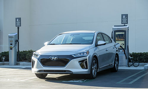 Hyundai Ioniq chiếc xe ôtô tiết kiệm nhiên liệu nhất ở Mỹ