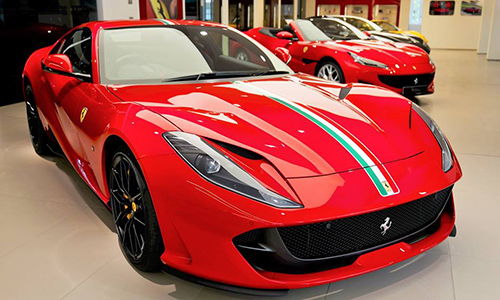 Đại gia Hồng Kông sở hữu Ferrari 812 Superfast 21 tỷ đồng