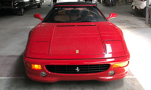 Cận cảnh siêu xe Ferrari F355 Spider cấm nhập vào VN