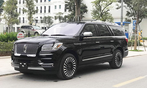 Cận cảnh Lincoln Navigator 2019 giá 8,7 tỷ ở Hà Nội 