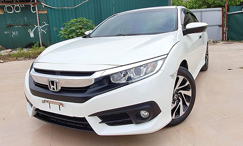 Cận cảnh Honda Civic 1.8E giá 729 triệu tại Hà Nội 