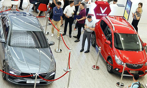 Xe ôtô VinFast và Mitsubishi tham dự Vietnam AutoExpo 2019 