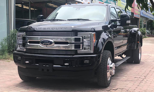 "Đập thùng" siêu bán tải Ford F-450 tiền tỷ tại Hà Nội