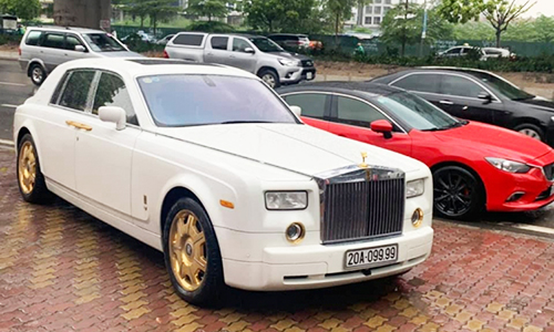 Đại gia bán Rolls-Royce “tứ quý 9” mạ vàng 15 tỷ 