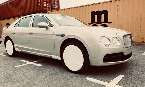 “Đập thùng” Bentley Flying Spur V8 hơn 16 tỷ tại VN