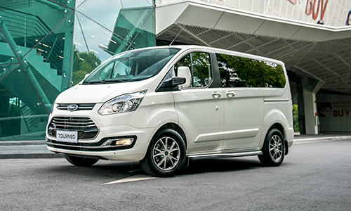 Ford Tourneo từ 999 triệu đồng tại Việt Nam "đấu" Kia Sedona