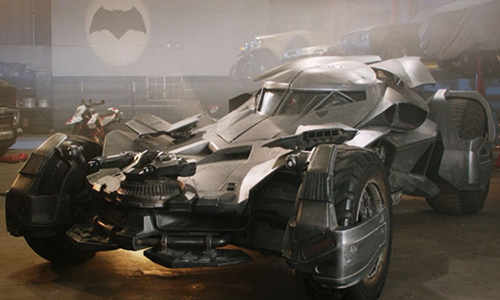 Siêu xe Batmobile chống đạn "lên sàn" gần 20 tỷ đồng