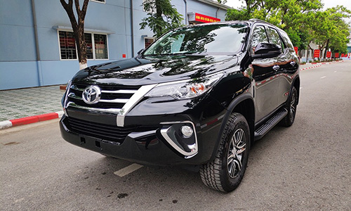 Toyota Fortuner máy dầu giảm tới 115 triệu tại Việt Nam