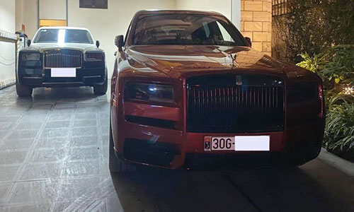 Bộ đôi Rolls-Royce Cullinan gần 100 tỷ ở nhà đại gia Hà Nội