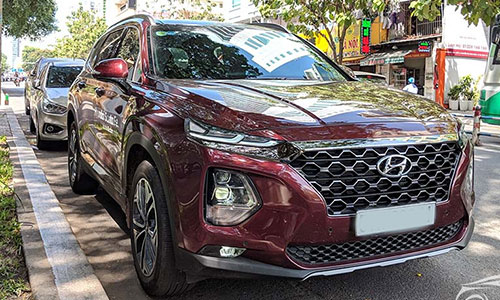 Hyundai SantaFe 2019 máy dầu chạy chán, bán đắt hơn xe mới