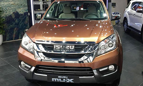 Isuzu Mu-X 3.0L AT tồn kho chỉ 785 triệu tại Việt Nam