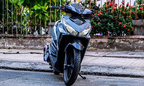 Dân chơi Sài Gòn chi 100 triệu nâng cấp Honda Vario 150 cũ