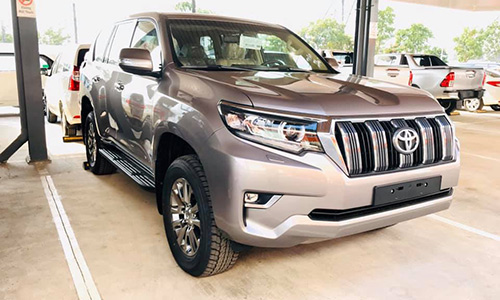 Cận cảnh Toyota Land Cruiser Prado 2020 hơn 2,3 tỷ tại Việt Nam