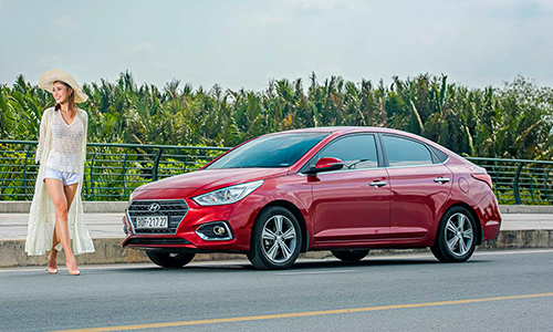 Hyundai Accent từ 425 triệu đồng đọ dáng chân dài Việt 