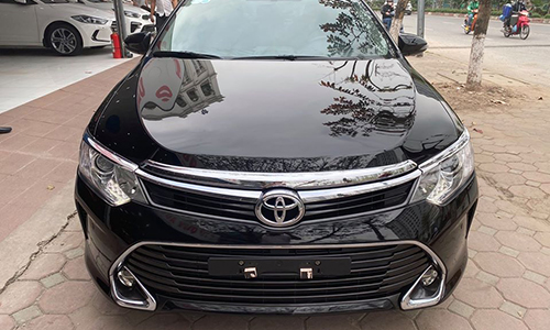 Toyota Camry dùng 3 năm, lỗ hơn 300 triệu đồng ở Hà Nội