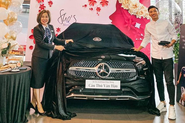 Xe Mercedes-Benz GLC 300 của hậu vệ Đoàn Văn Hậu có gì hấp dẫn?