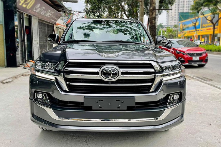 Toyota Land Cruiser 2021 màu "độc", hơn 6,6 tỷ đồng về Việt Nam 