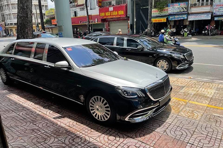 Cặp đôi Mercedes-Maybach S650 Pullman hơn 160 tỷ đồng ở Sài Gòn