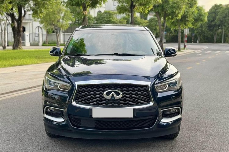 Cận cảnh Infiniti QX60 chạy 7 năm bán hơn 900 triệu ở Hà Nội