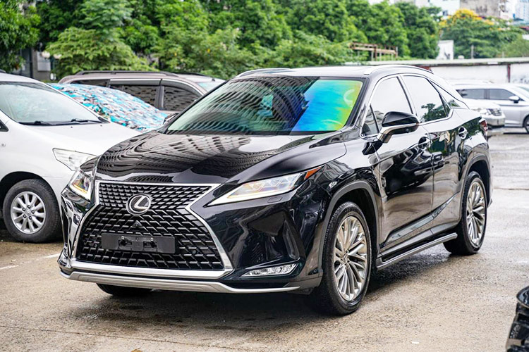 Lexus RX300 chạy chán 3 năm, bán lỗ chỉ 200 triệu ở Hà Nội