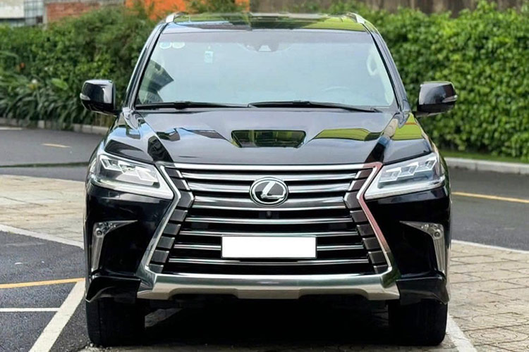 Lexus LX570 mua gần 9 tỷ, chạy 8 năm bán 4,6 tỷ đồng