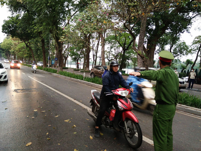 Điểm danh những trường hợp bị phạt không đeo khẩu trang mùa dịch COVID-19