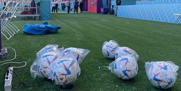 Xôn xao hình ảnh quả bóng World Cup 2022 được sạc pin