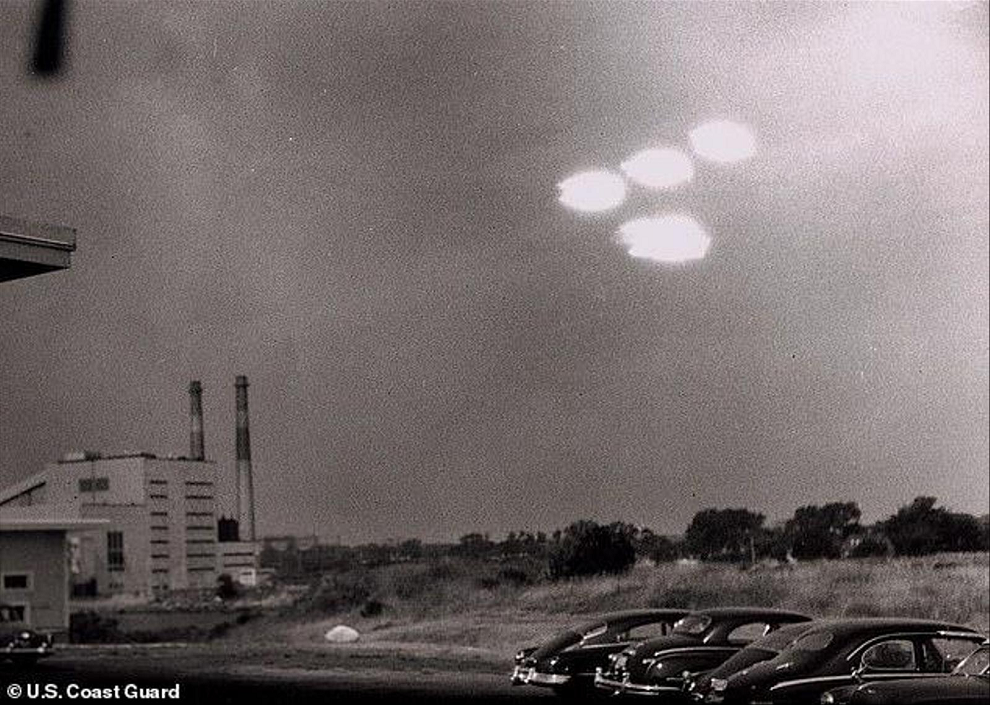 CIA tiết lộ thương tích kỳ lạ trên những người tiếp xúc gần UFO