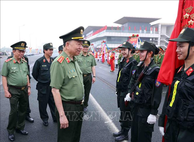 Bộ trưởng Công an kiểm tra công tác kỷ niệm 50 năm lực lượng CSCĐ