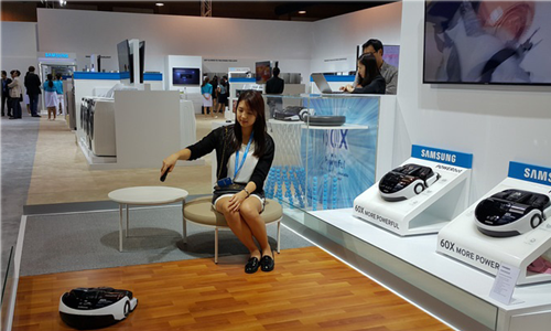 Ngắm đồ công nghệ “khủng” trong triển lãm Samsung Forum 2015 (2)