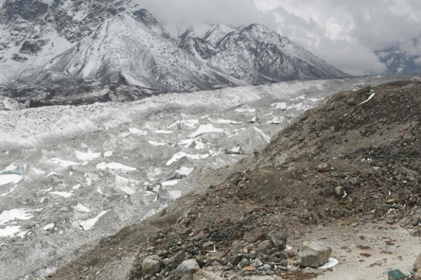 Cảnh báo: Núi Himalaya đang tan chảy, đe dọa an nguy gần 2 tỷ người! 