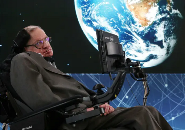 Phát hiện sốc về vùng tối của Mặt trăng: Stephen Hawking đã đúng?