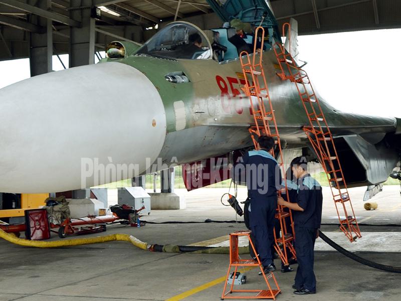 Lặng thầm nâng những cánh bay Su-30MK2 Việt Nam