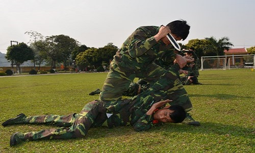 Mục kích lính trinh sát Việt Nam phô diễn khả năng "xuất quỷ, nhập thần"