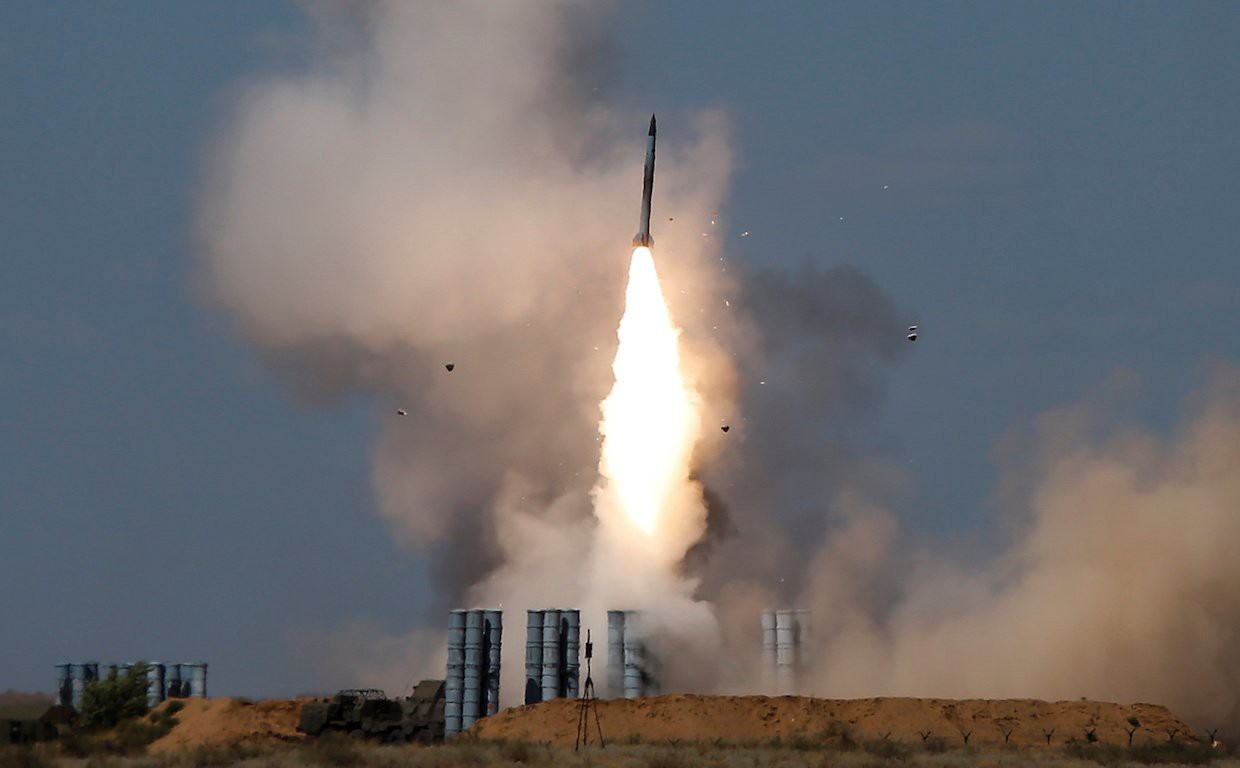 Nga chuyển tên lửa S-300 cho Syria, Israel "gậy ông đập lưng ông"