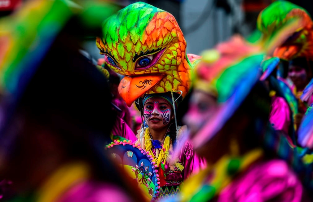 Sắc màu ngập tràn trong lễ hội "Đen và Trắng" ở Colombia