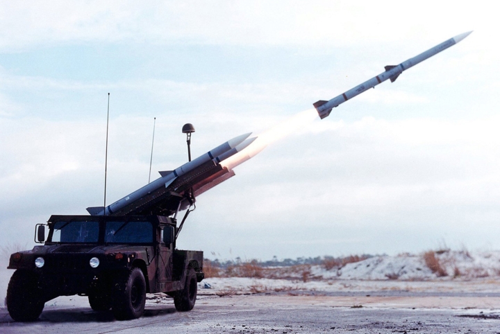 AMRAAM AIM-120: Sát thủ diệt chiến đấu cơ của Mỹ