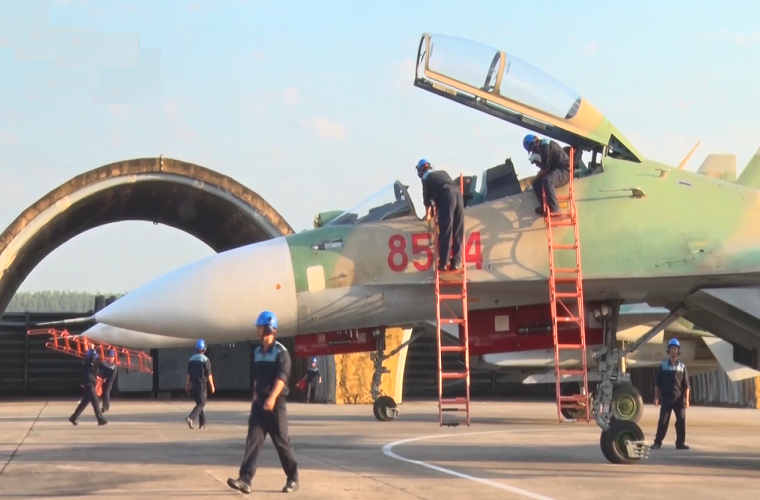 Soi kho bom, tên lửa "khủng" của Su-30MK2 Việt Nam