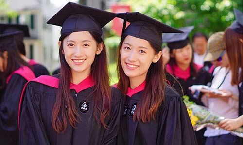 Chị em sinh đôi nổi tiếng người Trung Quốc cùng tốt nghiệp Harvard