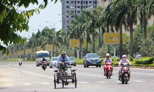 Người nghèo ở Đà Nẵng, Nghệ An gồng mình mưu sinh trên "chảo lửa"