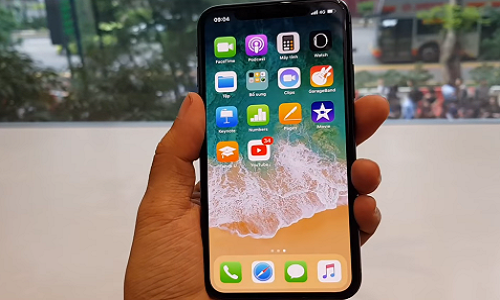 Video: Đập hộp iPhone X đầu tiên được bán ra tại Úc