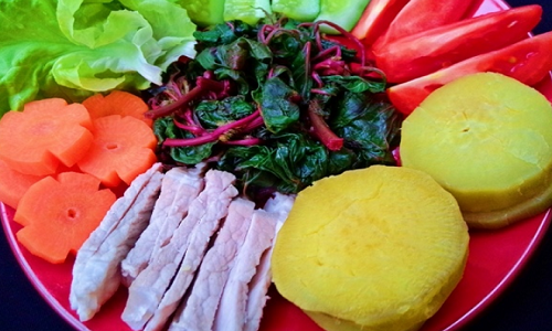 Món salad thịt heo rau củ ăn nhẹ nhàng lại đủ chất