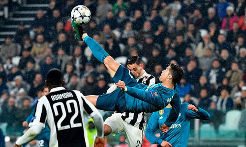 Video: Cận cảnh siêu phẩm “ngả bàn đèn” của Ronaldo