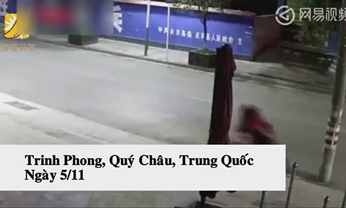 Video: Giúp bạn lái xe đuổi theo người yêu, cô gái đâm sầm vào cột điện