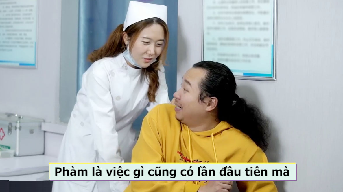 Video: "Cảm nắng" nữ bác sỹ trẻ đẹp và cái kết cười rung rốn