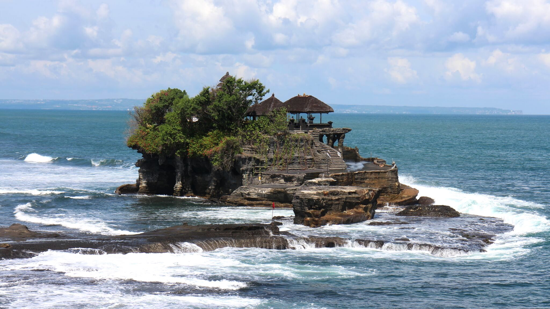 Video: Hoàng hôn trên biển và cảnh sắc vạn người mê ở Bali