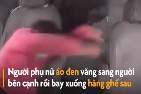 Video: bị hất tung trong ôtô vì không thắt dây an toàn